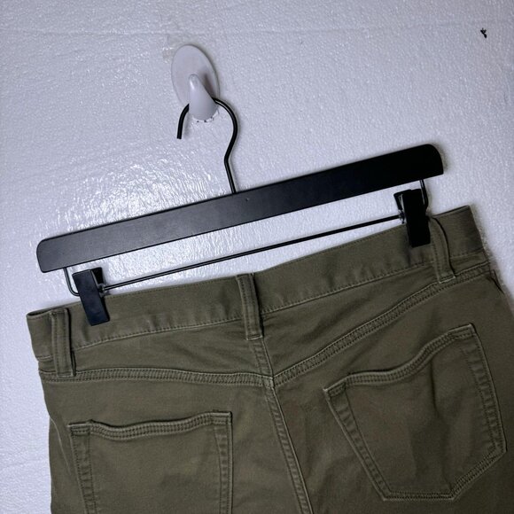 Banana Republic Mens Sz 30 Green Travelers Chino Shorts Flat Front Preppy Casual - Picture 5 of 6